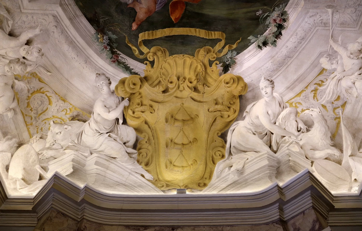 Palazzo dei Visacci - galleria con apoteosi della famiglia Guicciardini